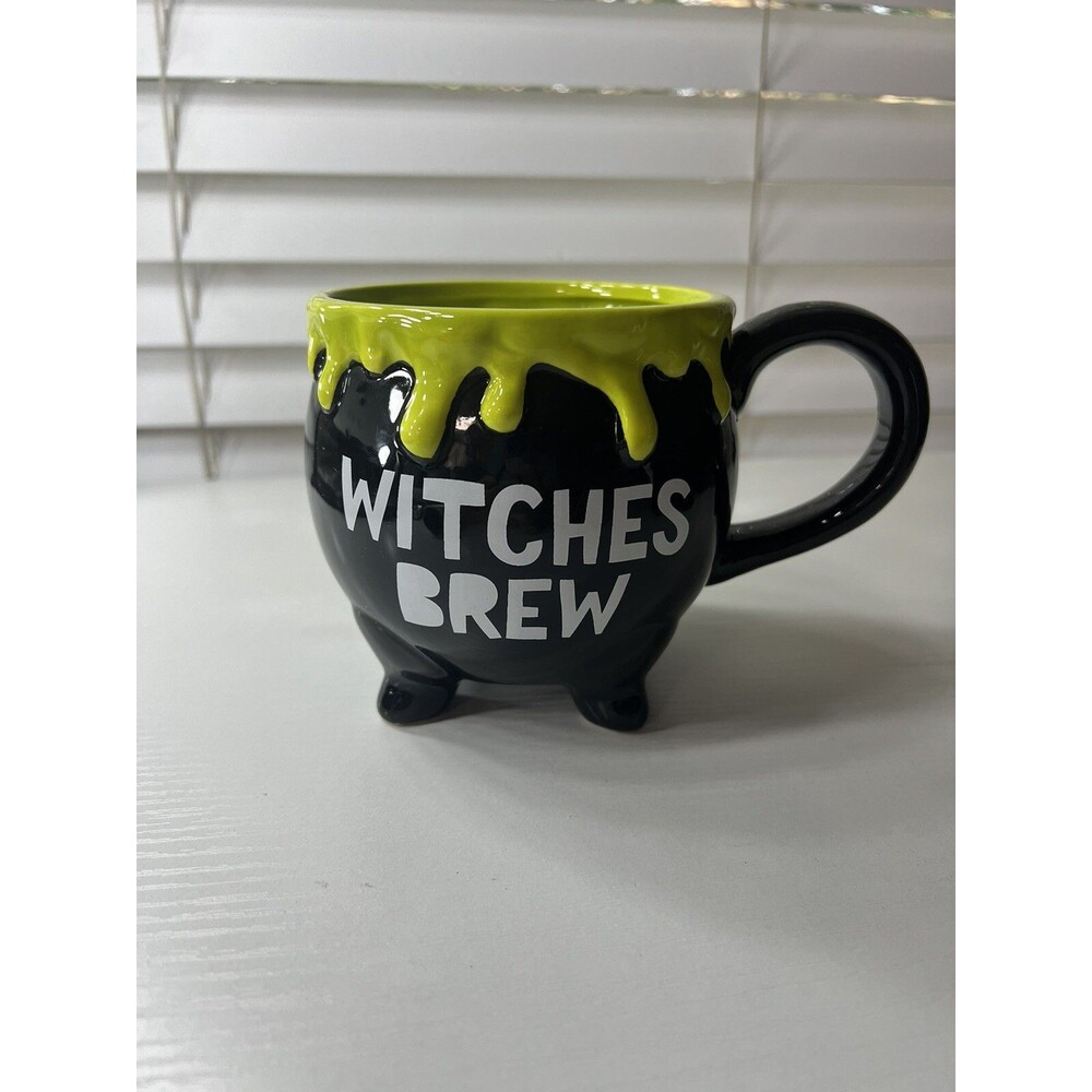 Holiday Home Ceramic 20oz Witches Brew Cauldron Coffee Mug AA01B40009